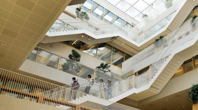 Hoe krijgt ‘gedeeld’ leiderschap in een netwerk over verloop van tijd vorm?